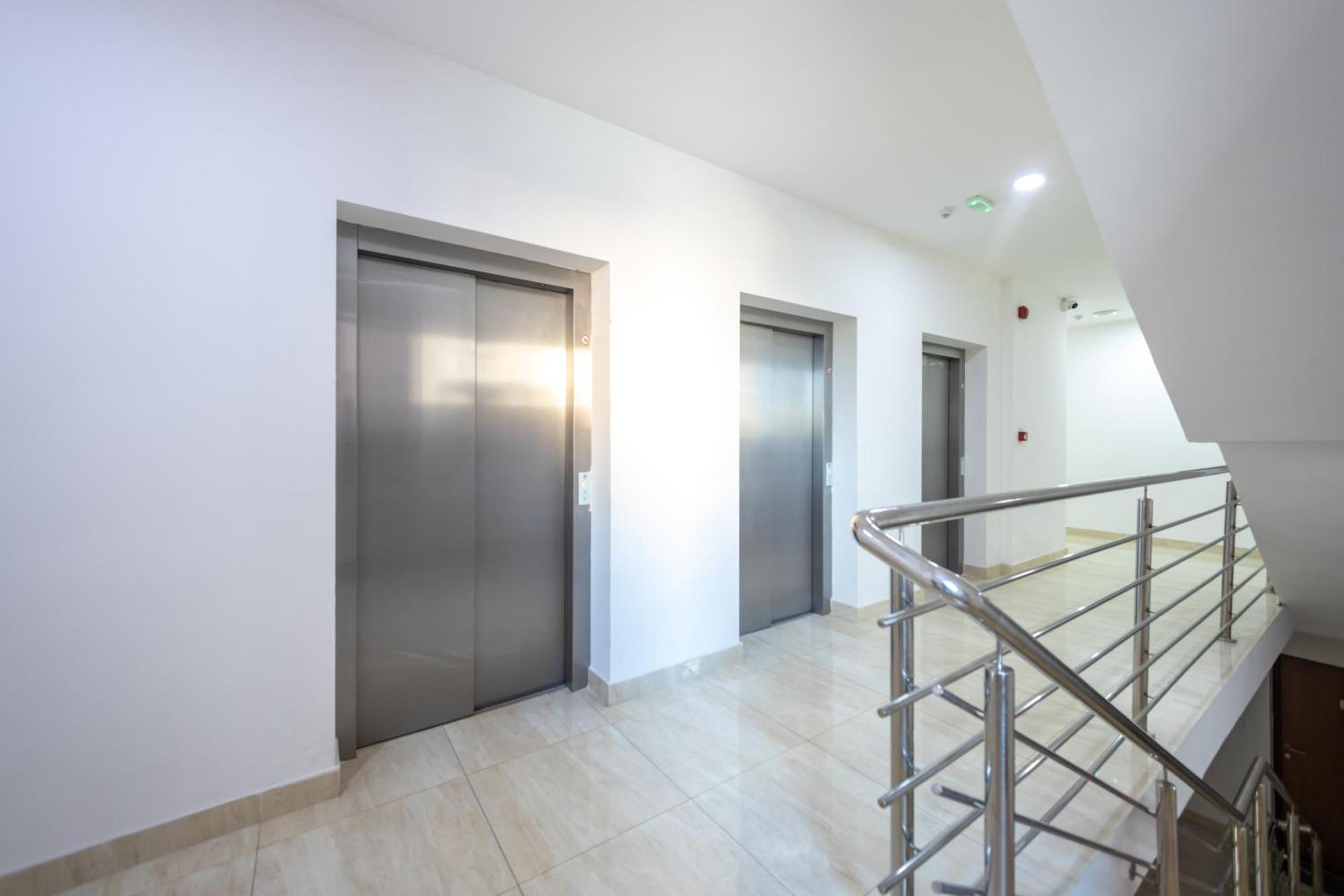 Lägenhet Two Bedroom Mali Princ