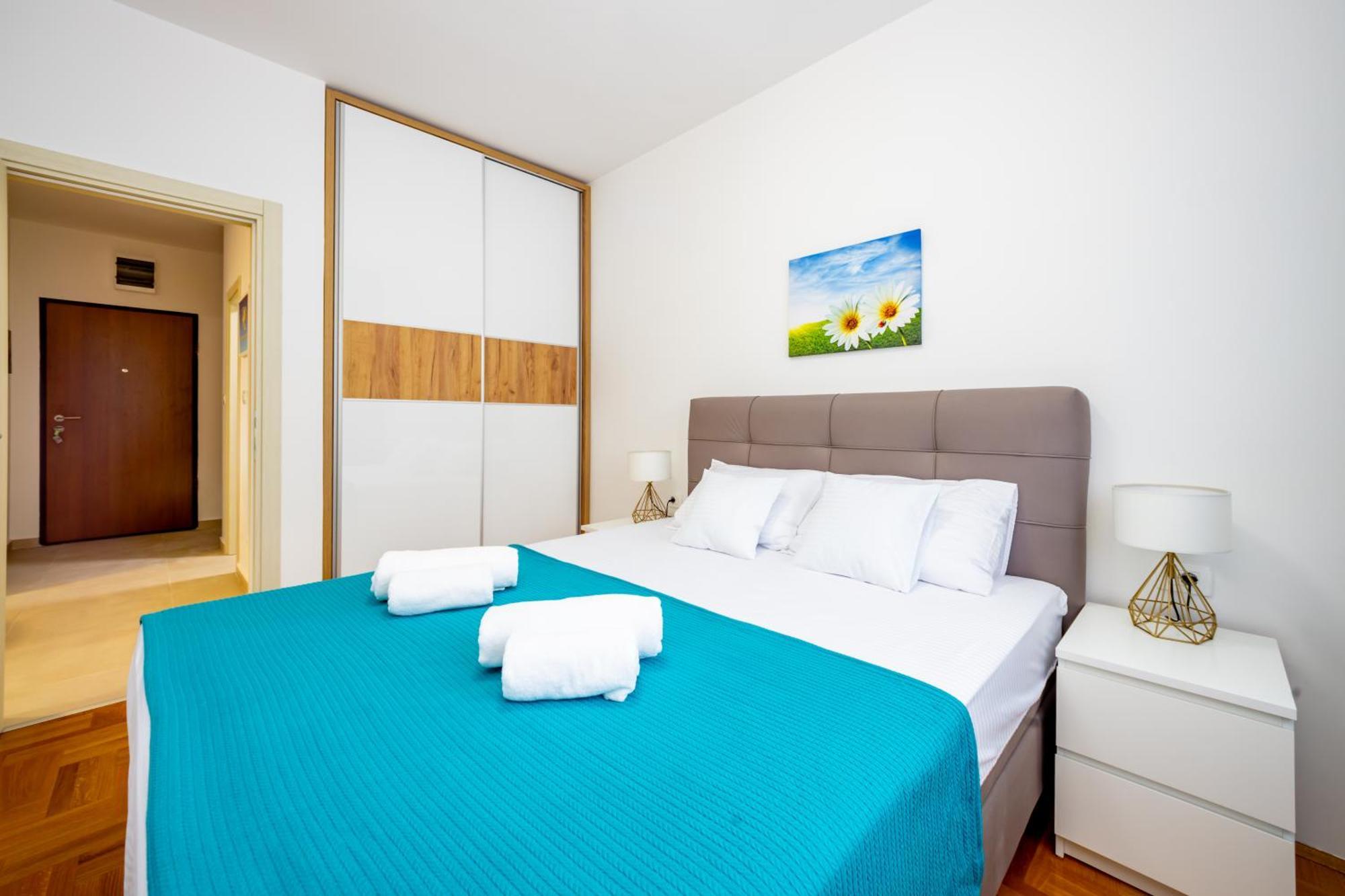 Lägenhet Two Bedroom Mali Princ